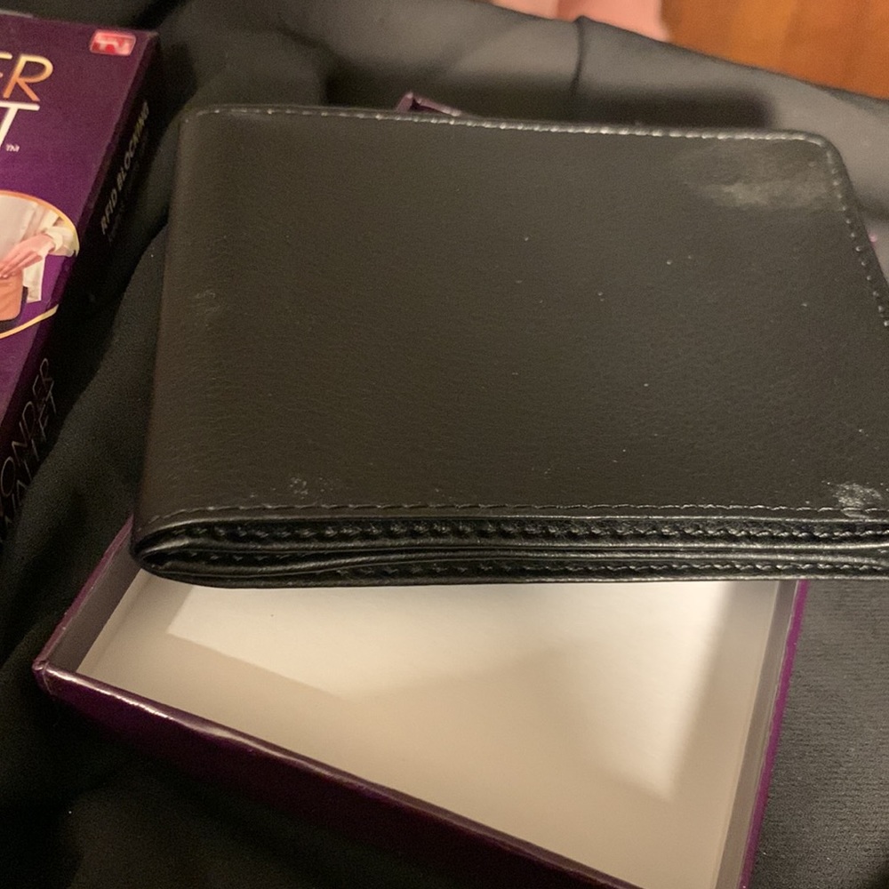 Wallet - Picture 3 of 6
